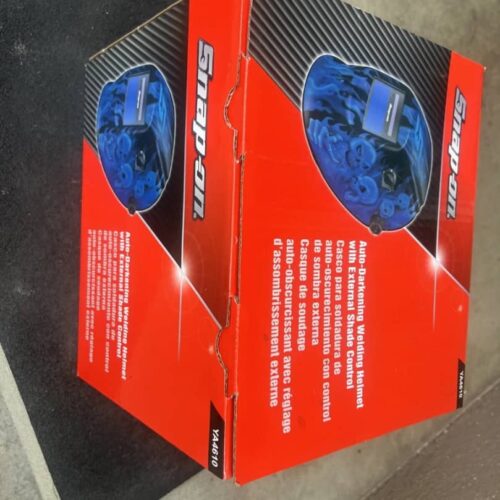 Snap-On Tools YA4610 Auto-Darkening Welding Helmet Blue Skulls